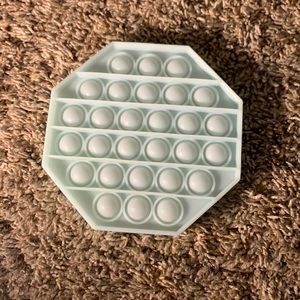 glow in the dark pop it